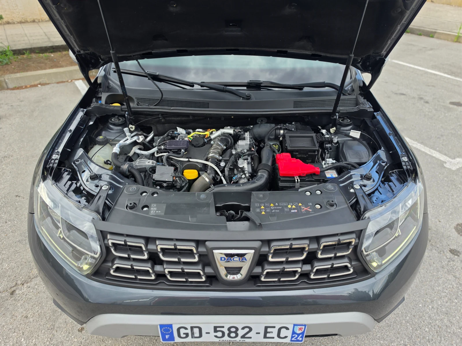 Dacia Duster 1.5dCi 116hp * КАМЕРА * НАВИ * 4х4 * 67000 км!! * , снимка 9 - Автомобили и джипове - 54921210