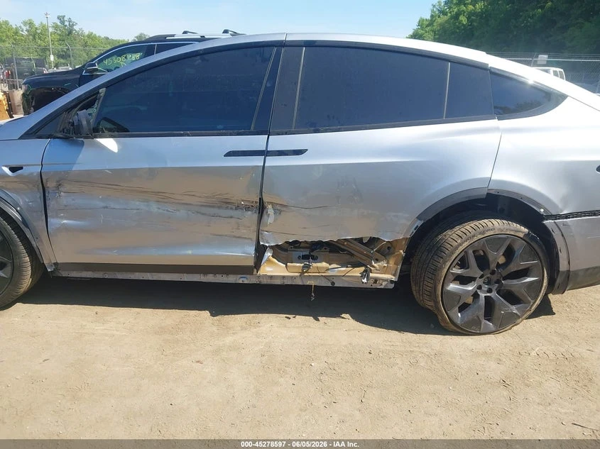 Tesla Model X All-Wheel Drive, снимка 6 - Автомобили и джипове - 55102781