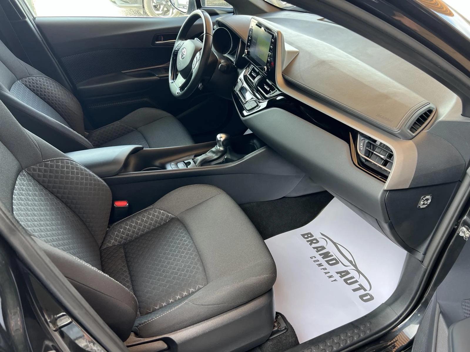 Toyota C-HR * В ГАРАНЦИЯ от TOYOTA * 1.8 HYBRID 122k.c., снимка 9 - Автомобили и джипове - 55211935