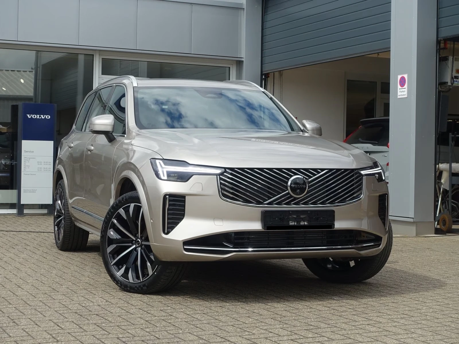 Volvo Xc90 T8 AWD Ultra Bright FourC 7seats, снимка 3 - Автомобили и джипове - 55845741