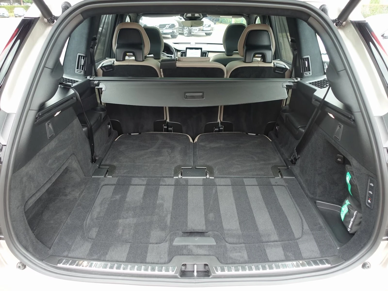 Volvo Xc90 T8 AWD Ultra Bright FourC 7seats, снимка 16 - Автомобили и джипове - 55845741
