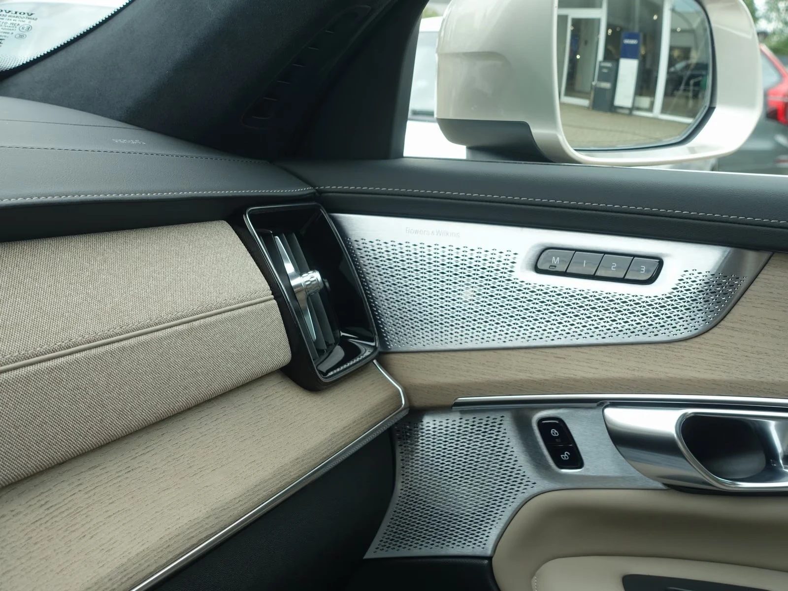 Volvo Xc90 T8 AWD Ultra Bright FourC 7seats, снимка 12 - Автомобили и джипове - 55845741