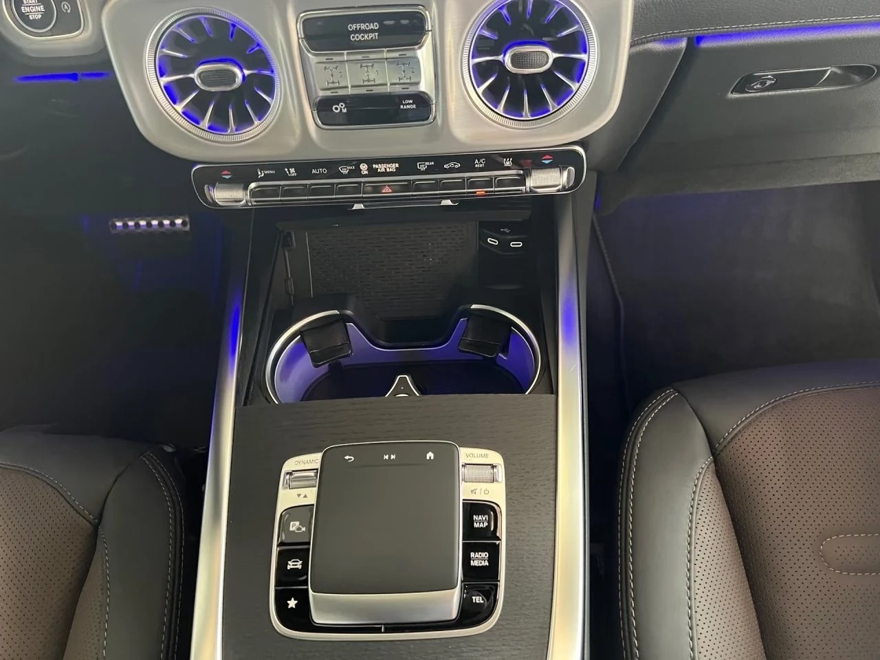 Mercedes-Benz G 450 d / AMG / MANUFAKTUR / EXCLUSIVE / BURM / 360 / , снимка 12 - Автомобили и джипове - 55979647