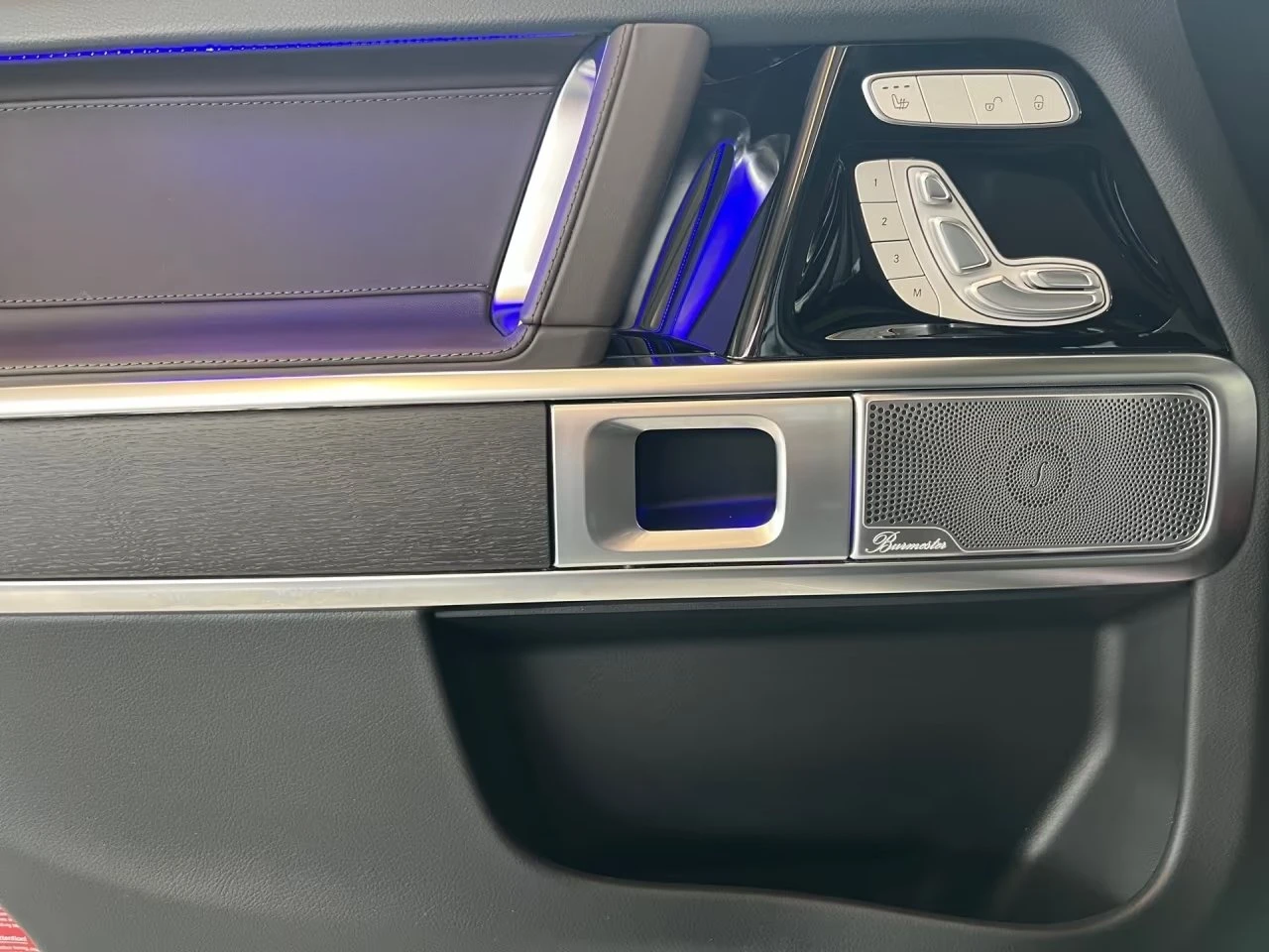 Mercedes-Benz G 450 d / AMG / MANUFAKTUR / EXCLUSIVE / BURM / 360 / , снимка 7 - Автомобили и джипове - 55979647