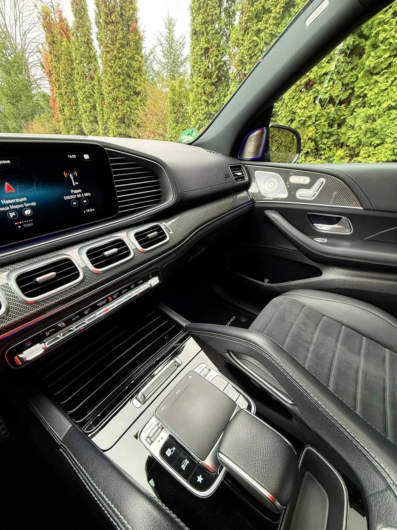 Mercedes-Benz GLE 400 d AMG/Burmaster 3D/Panorama/22 /Distronic, снимка 8 - Автомобили и джипове - 56201867