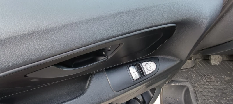 Mercedes-Benz Vito 111CDI, снимка 12 - Бусове и автобуси - 51741297