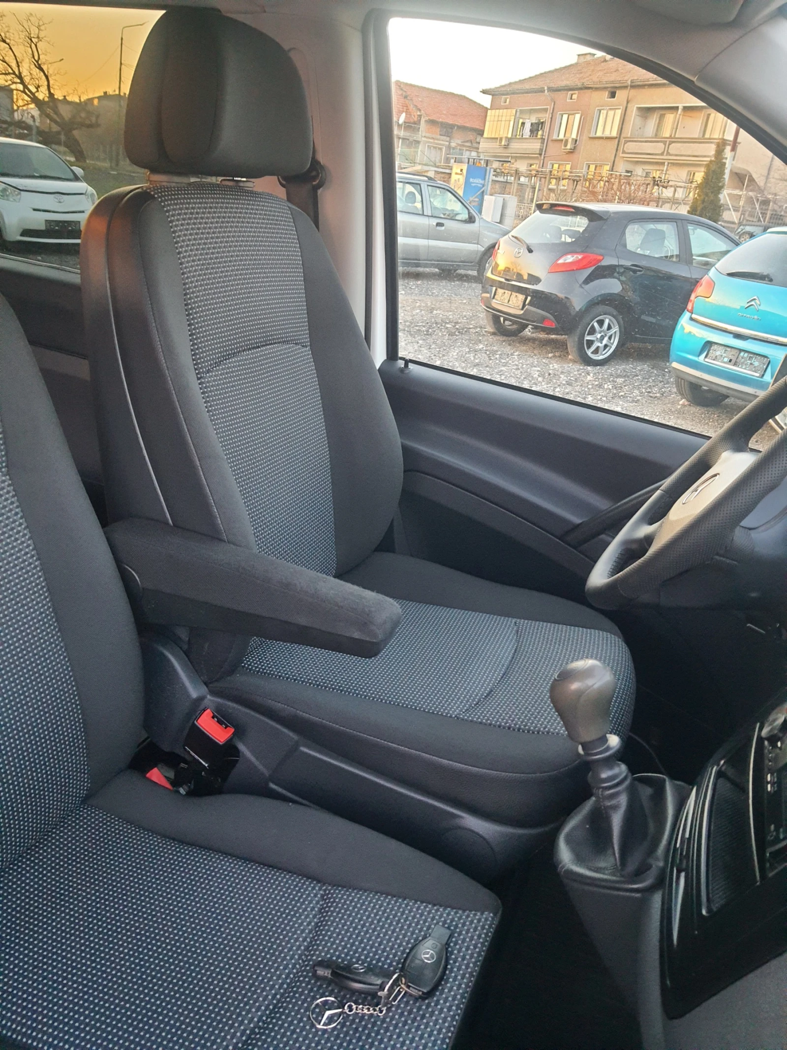 Mercedes-Benz Vito 113CDi-9-Местен-КЛИМАТИК, снимка 16 - Бусове и автобуси - 53854115