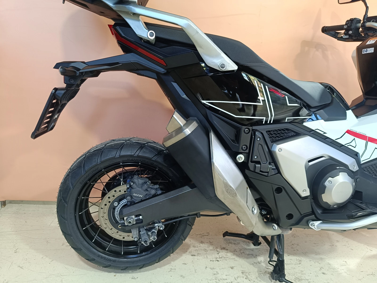 Honda X-ADV 750 ABS TC LED  - изображение 9