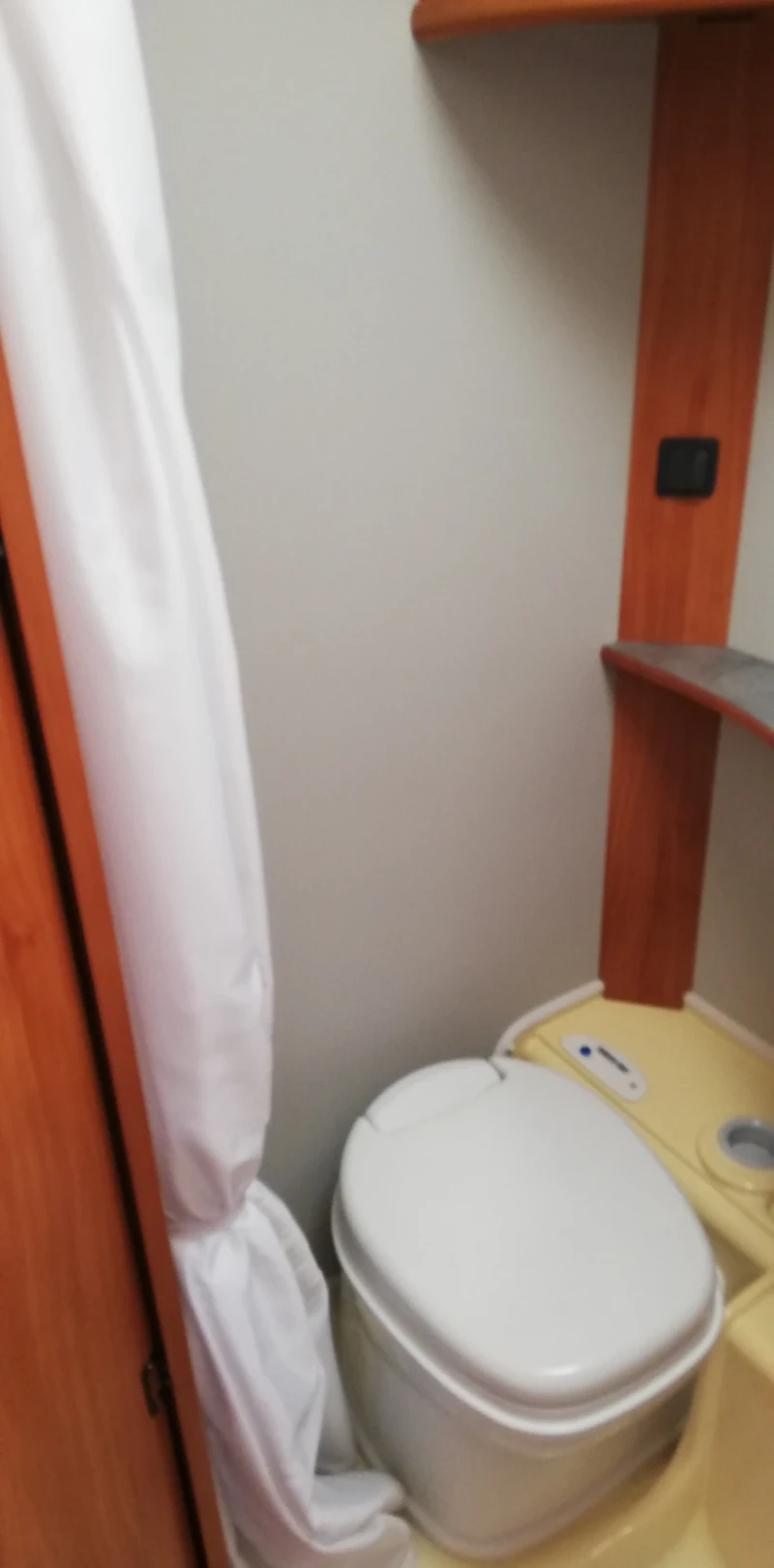 Каравана Dethleffs EN 5, снимка 9 - Каравани и кемпери - 52166894