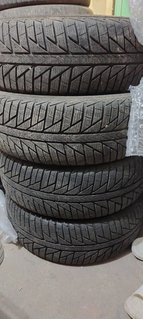 Гуми Зимни 205/55R16, снимка 1