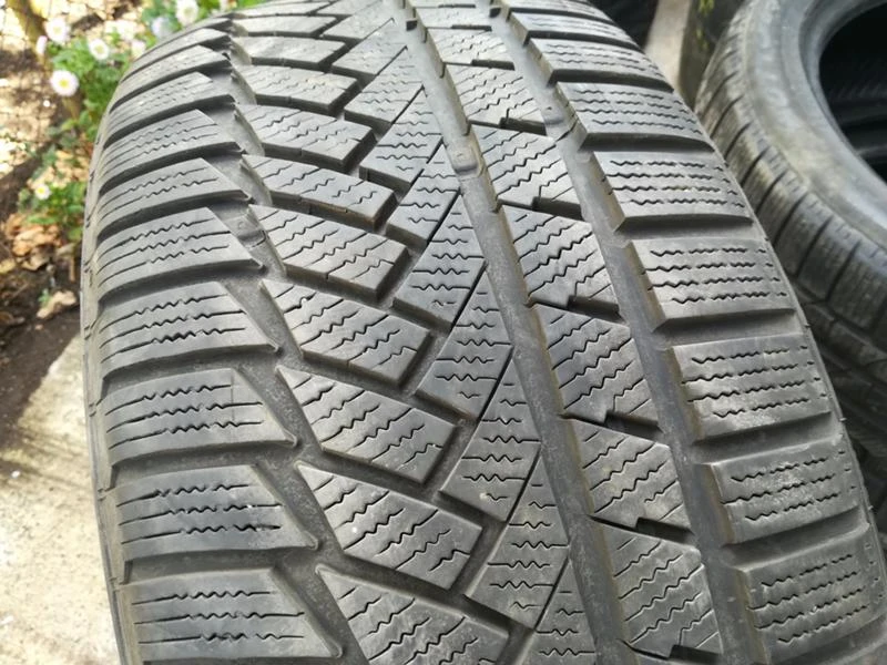 Гуми Летни 245/40R18, снимка 2 - Гуми и джанти - 19450686