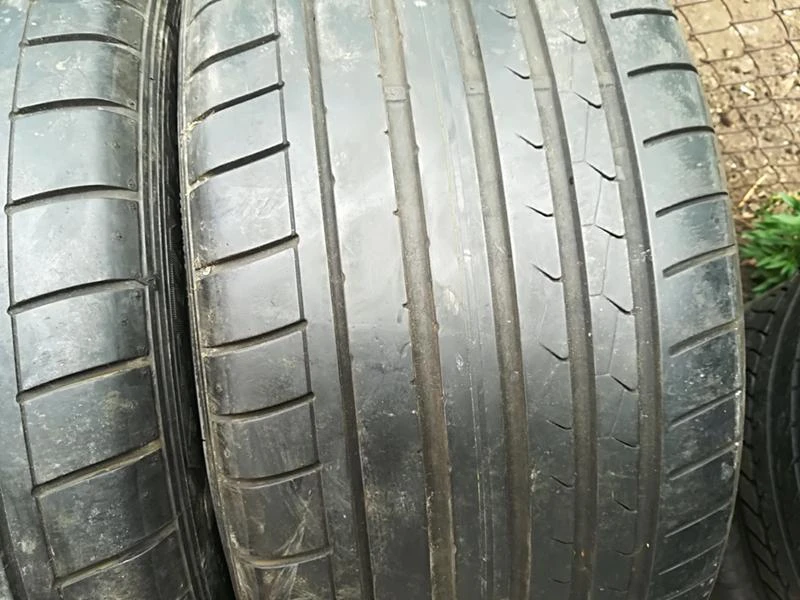 Гуми Летни 275/35R19, снимка 3 - Гуми и джанти - 22295696