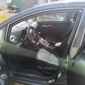Toyota Auris 1.6 кубика, снимка 12
