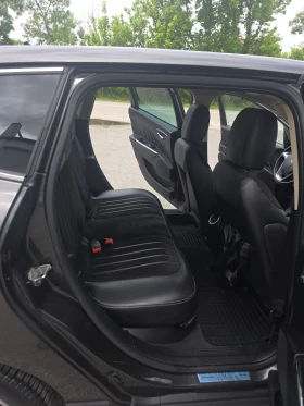 Lancia Delta Хечбек, снимка 2