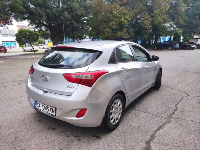 Hyundai I30 1.4 Газ от България / 126900 км, снимка 3 - Автомобили и джипове - 47305552