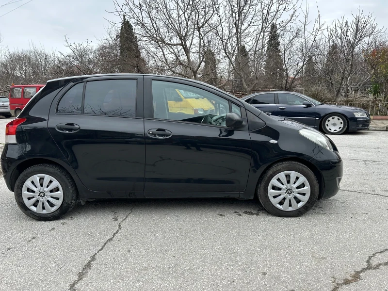 Toyota Yaris 1.3 facelift , снимка 4 - Автомобили и джипове - 48479922