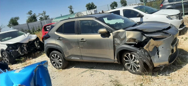 Toyota Yaris Cross 1.5 i, снимка 2 - Автомобили и джипове - 51391227