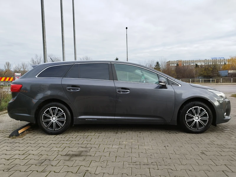 Toyota Avensis 2.0vvti , снимка 4 - Автомобили и джипове - 52845614