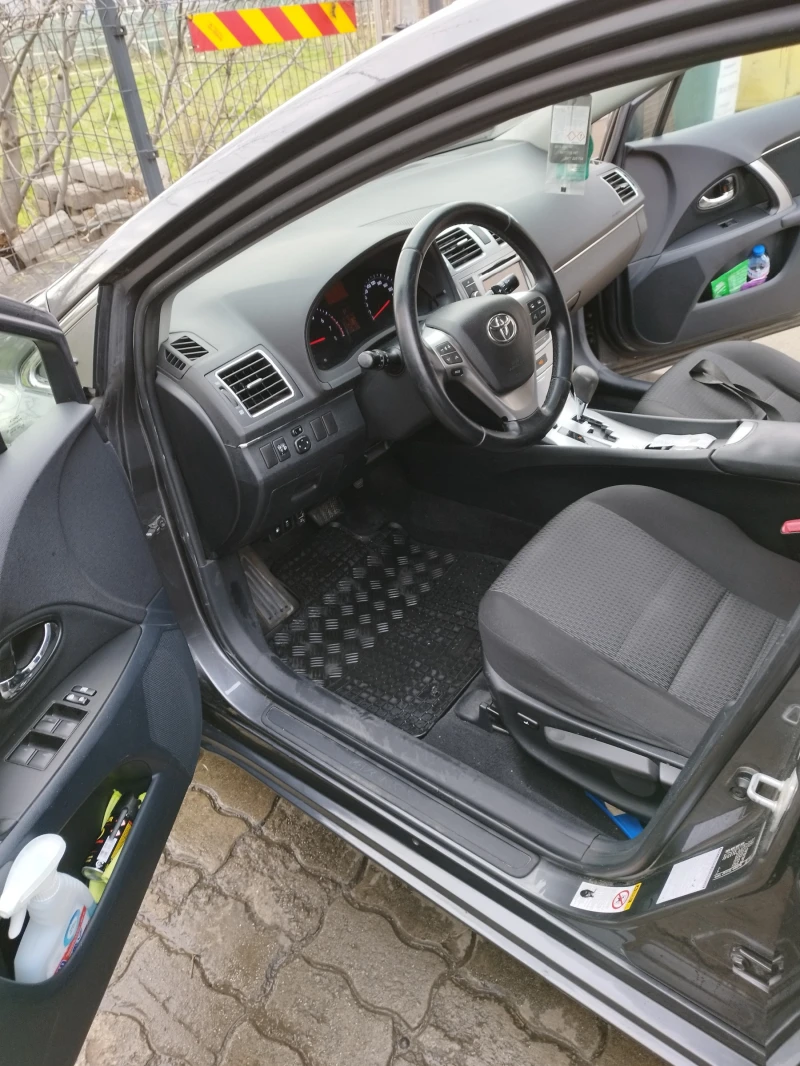 Toyota Avensis 2.0vvti , снимка 13 - Автомобили и джипове - 52845614