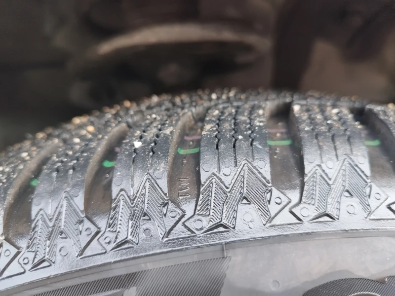 Toyota Avensis 2.0vvti , снимка 16 - Автомобили и джипове - 52845614