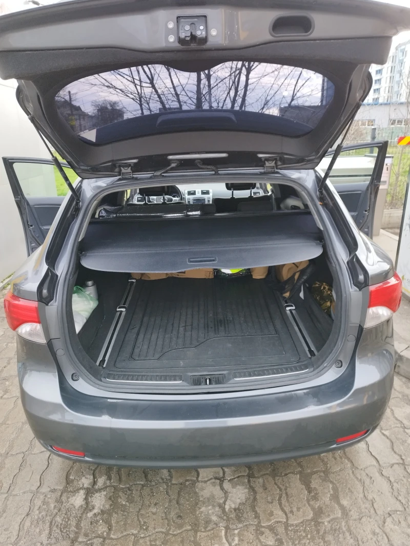 Toyota Avensis 2.0vvti , снимка 17 - Автомобили и джипове - 52845614