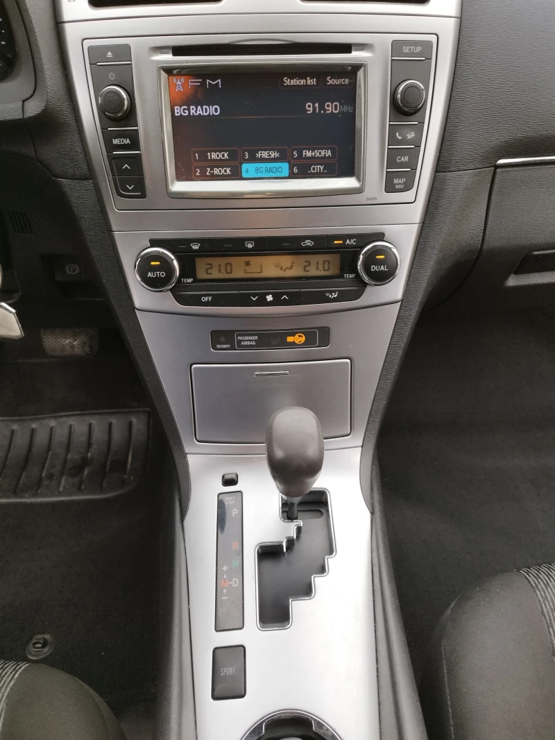 Toyota Avensis 2.0vvti , снимка 12 - Автомобили и джипове - 52845614