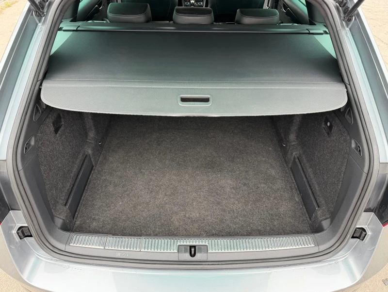 Skoda Superb 2.0 TDI Sport Line ШВЕЙЦАРИЯ, снимка 14 - Автомобили и джипове - 52861161