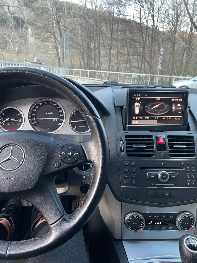 Mercedes-Benz C 220, снимка 10 - Автомобили и джипове - 52921315