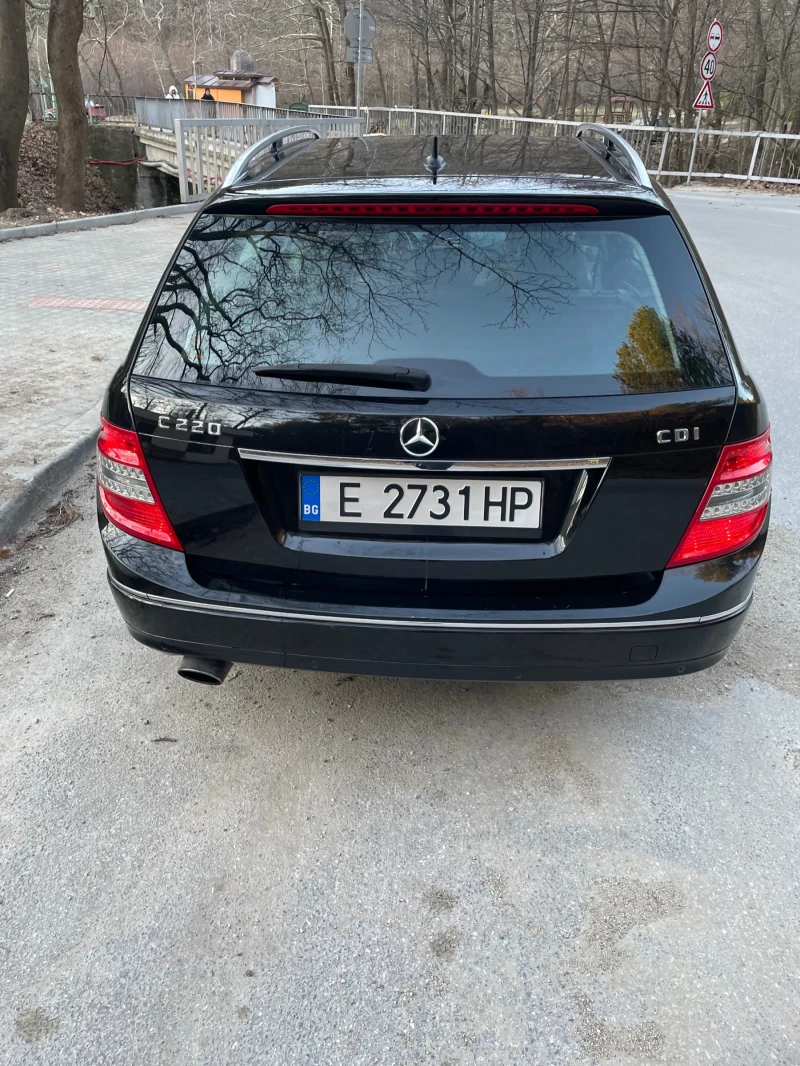 Mercedes-Benz C 220, снимка 8 - Автомобили и джипове - 52921315