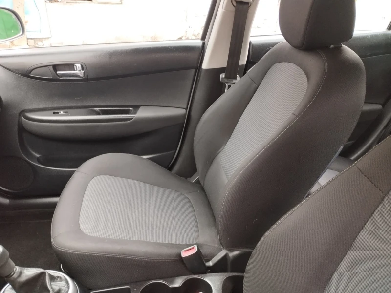 Hyundai I20 1.25i 85kc BENZIN FACE, снимка 10 - Автомобили и джипове - 53415253