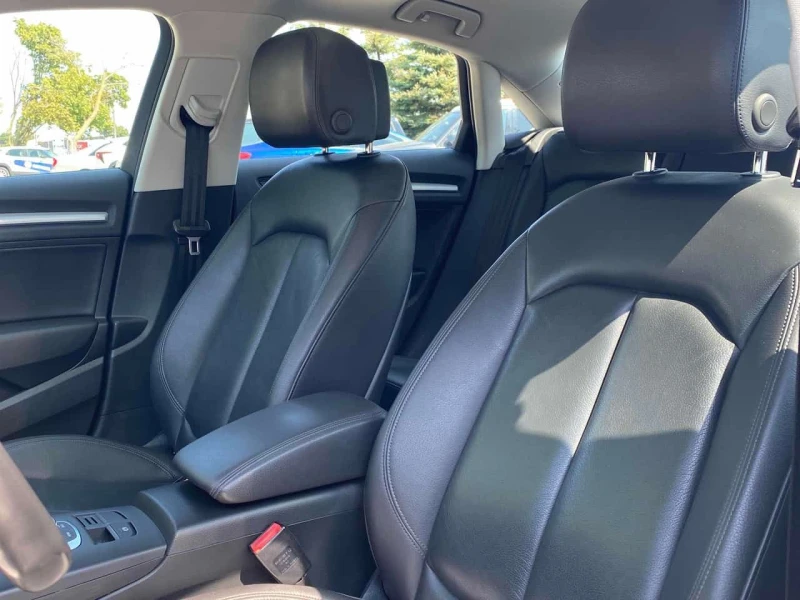 Audi A3 * 2.0T * 2 КЛЮЧА* ПОДГРЕВ* PANO* , снимка 10 - Автомобили и джипове - 53507756