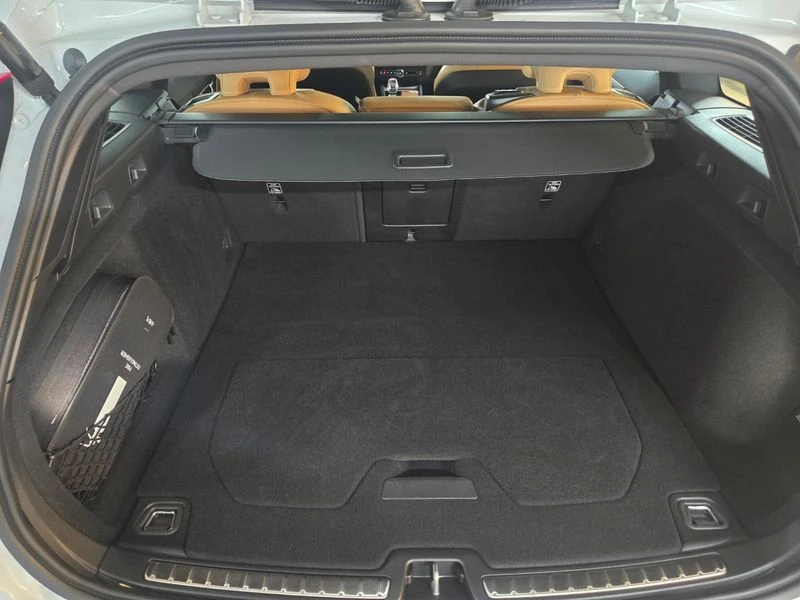 Volvo V60 КРАЙНА ЦЕНА: 39686 EUR !!!РЕАЛНА КРАЙНА ЦЕНА!!!, снимка 7 - Автомобили и джипове - 55969503