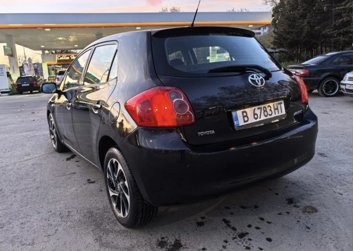 Toyota Auris 1.4 D-4D - изображение 6