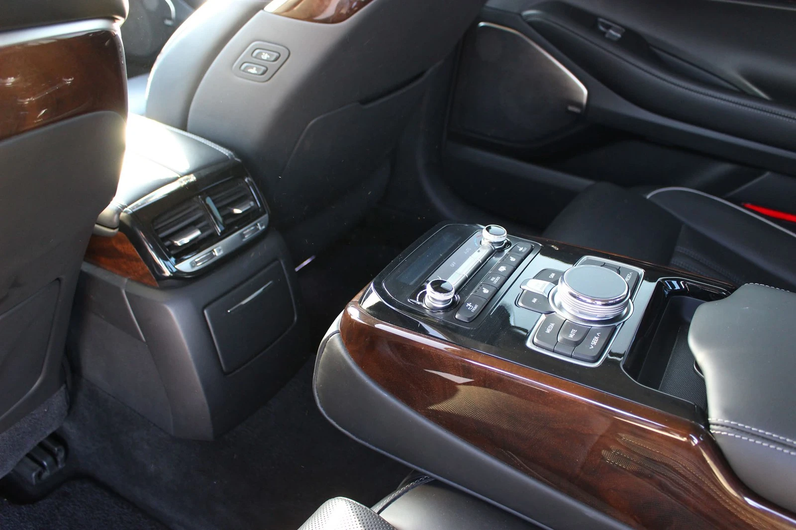 Genesis G90 PREMIUM 3.3T | Mobile.bg   15