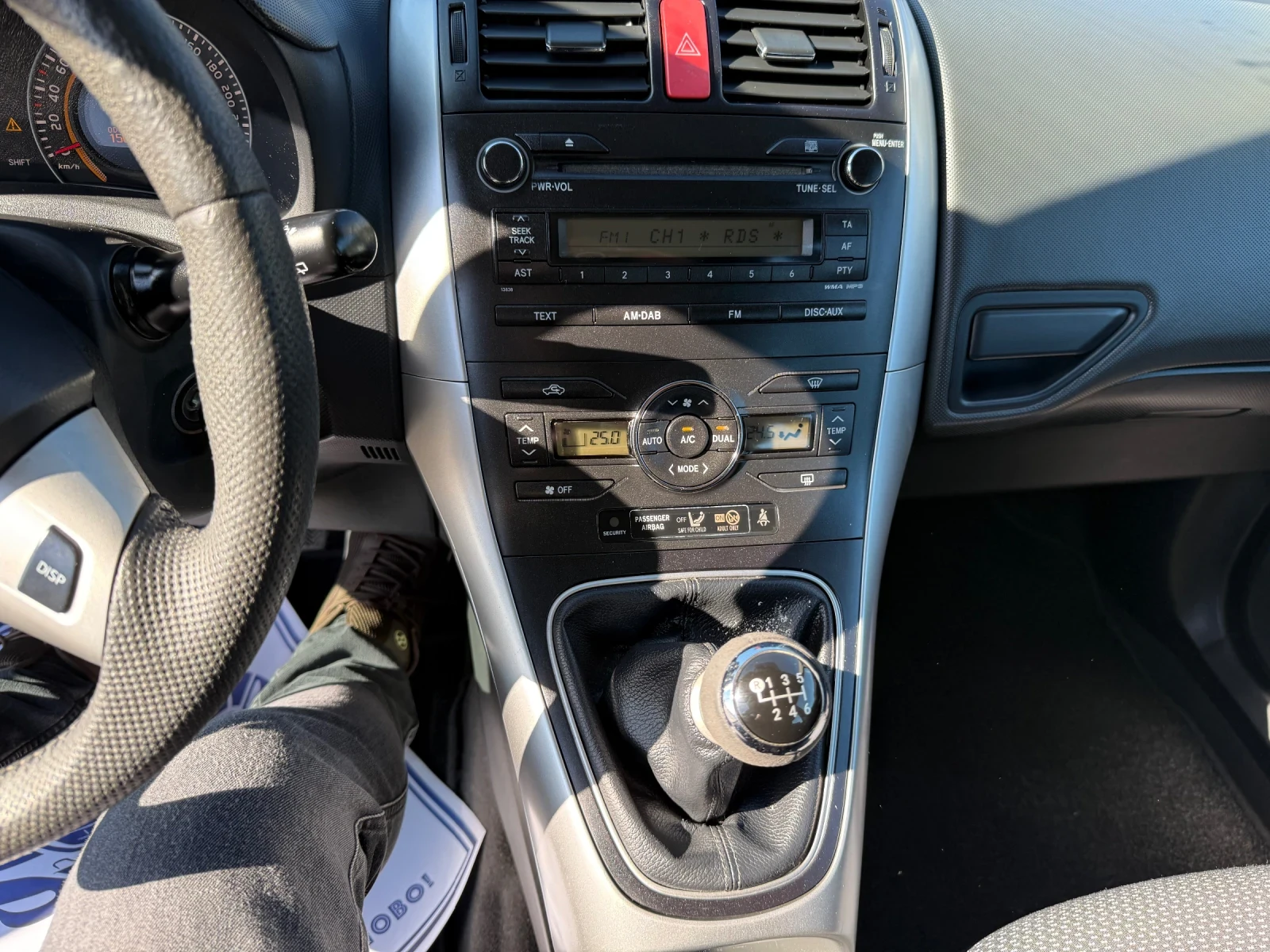 Toyota Auris 1.4 D-4D  - изображение 4