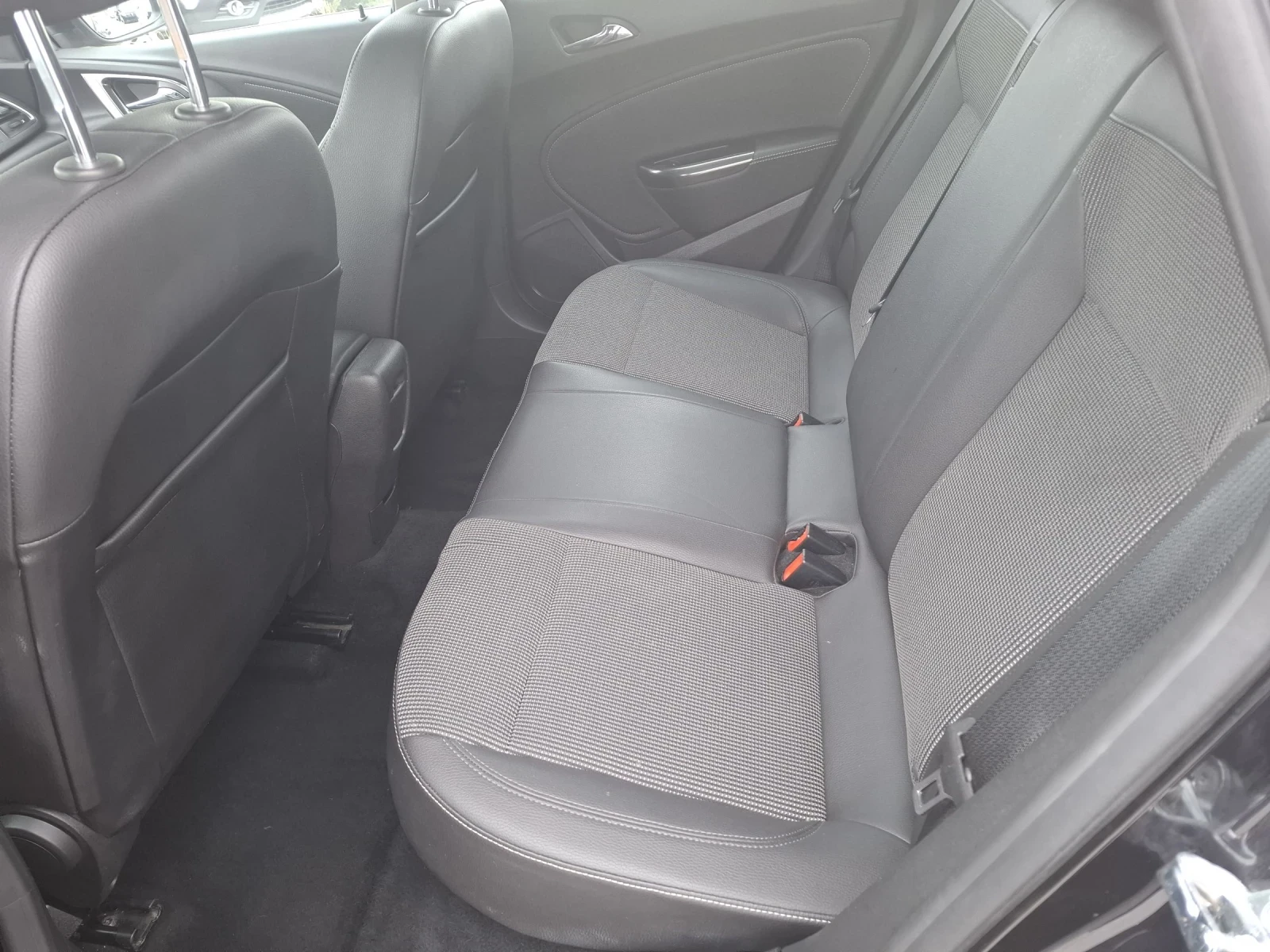 Opel Astra 1, 7CDTI-110к.с.-Euro 5-Cosmo - изображение 10