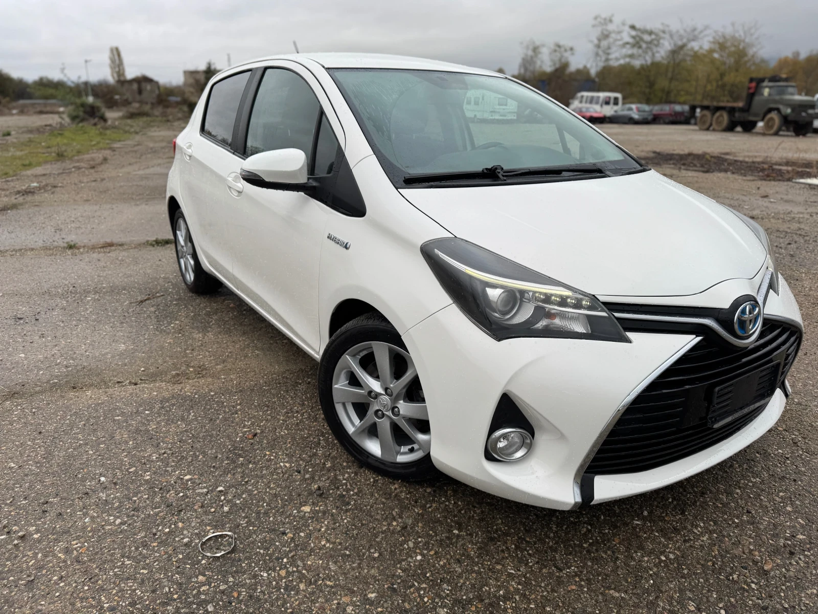 Toyota Yaris HYBRID 1.5 STYLE * AUTOMATIC* 2014* EURO 6* COC* K - изображение 3