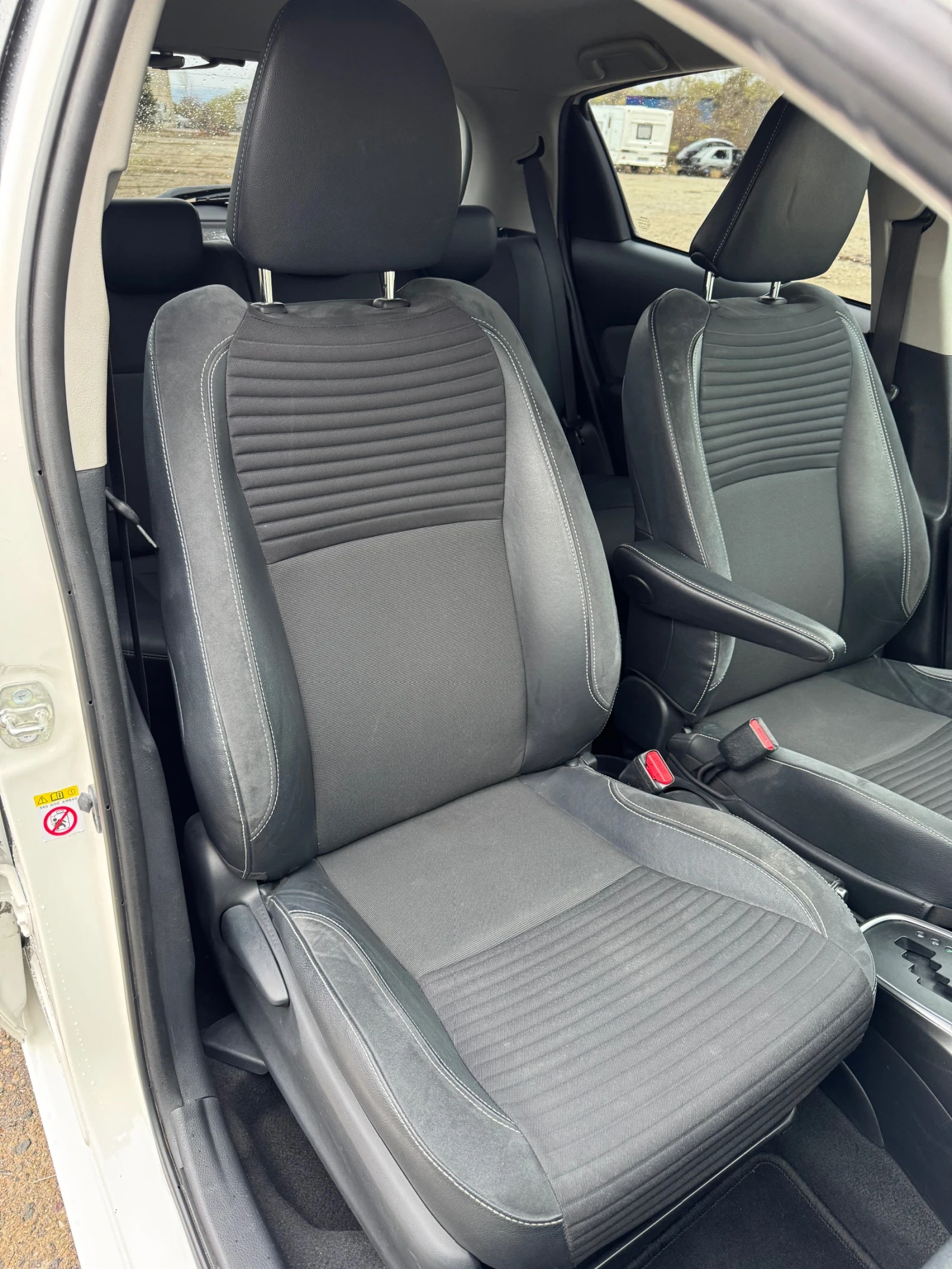 Toyota Yaris HYBRID 1.5 STYLE * AUTOMATIC* 2014* EURO 6* COC* K | Mobile.bg � ����������� 11