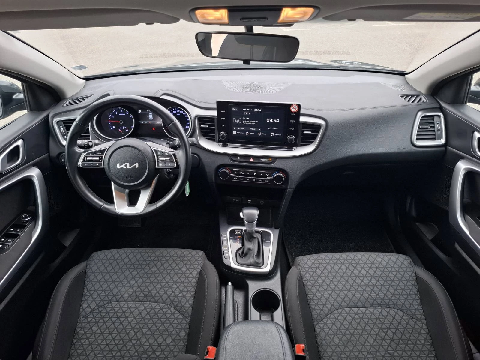Kia Ceed 1.5 T-gdi Comfort Гаранция - изображение 8