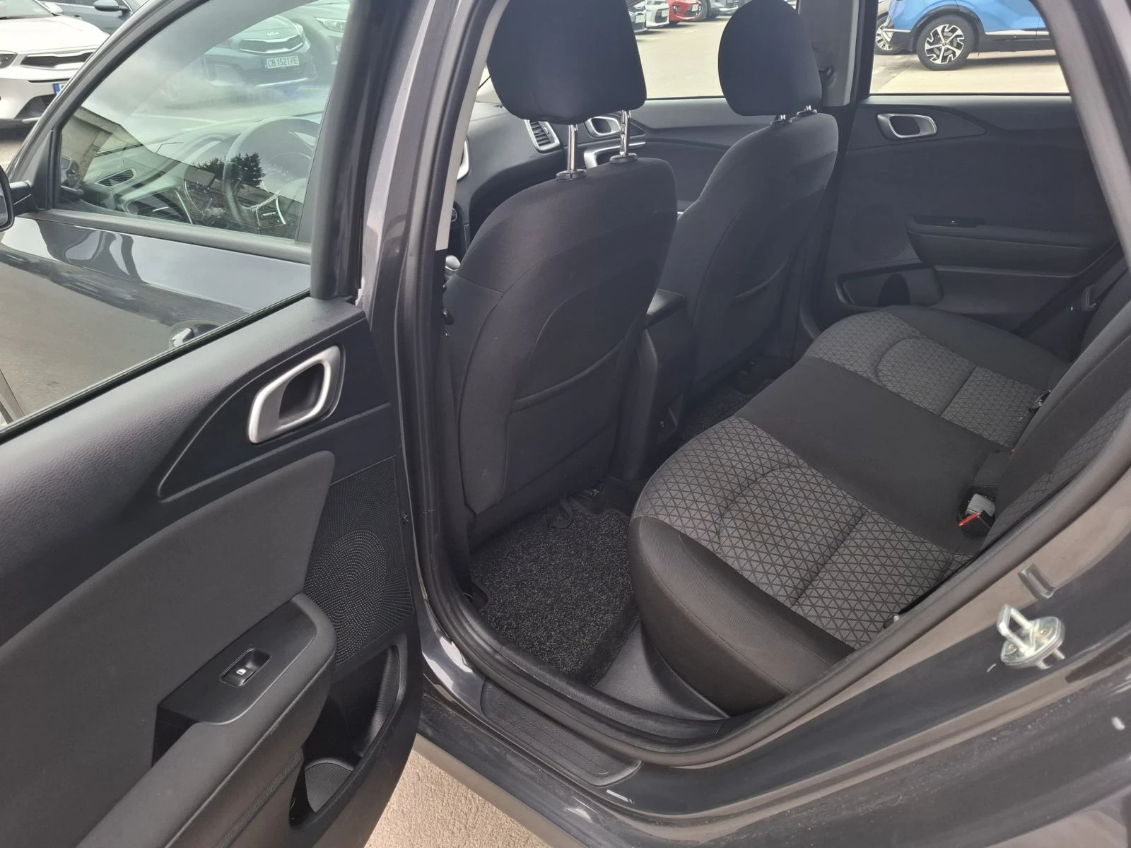 Kia Ceed 1.5 T-gdi Comfort Гаранция - изображение 7