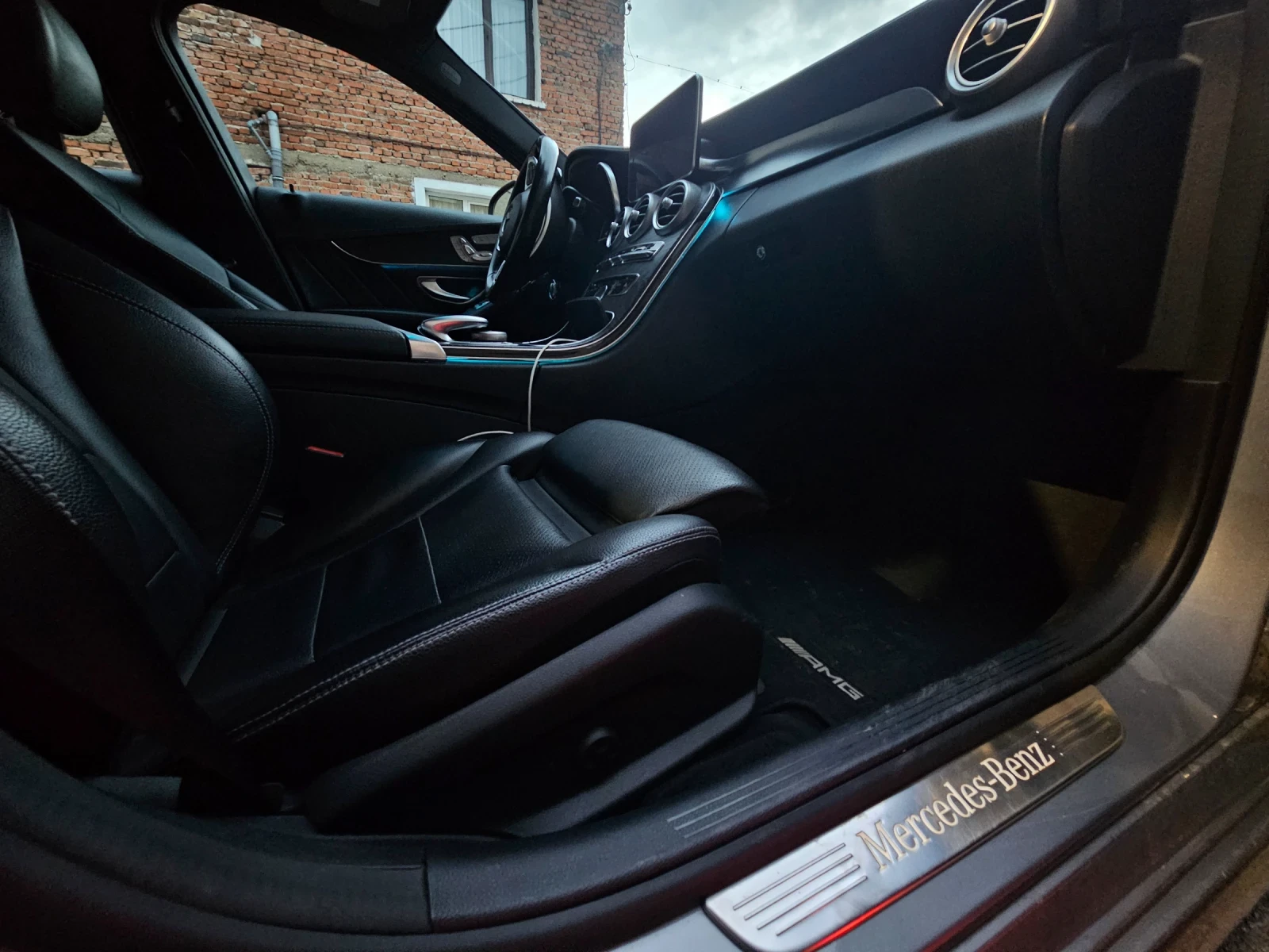 Mercedes-Benz C 400 3.0 bi-turbo - изображение 5