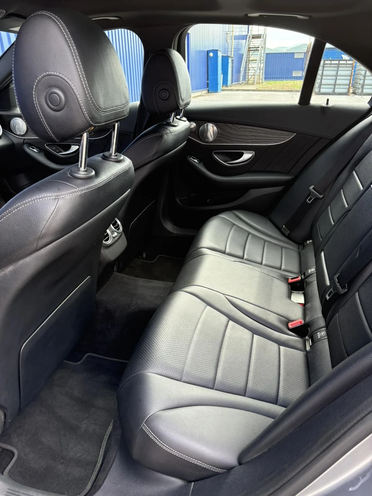 Mercedes-Benz C 400 3.0 bi-turbo - изображение 8