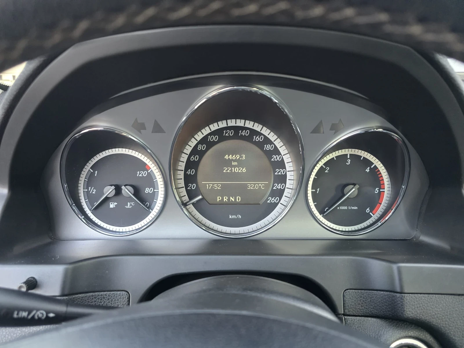 Mercedes-Benz 350 Mercedes W204 350 CDI - изображение 8