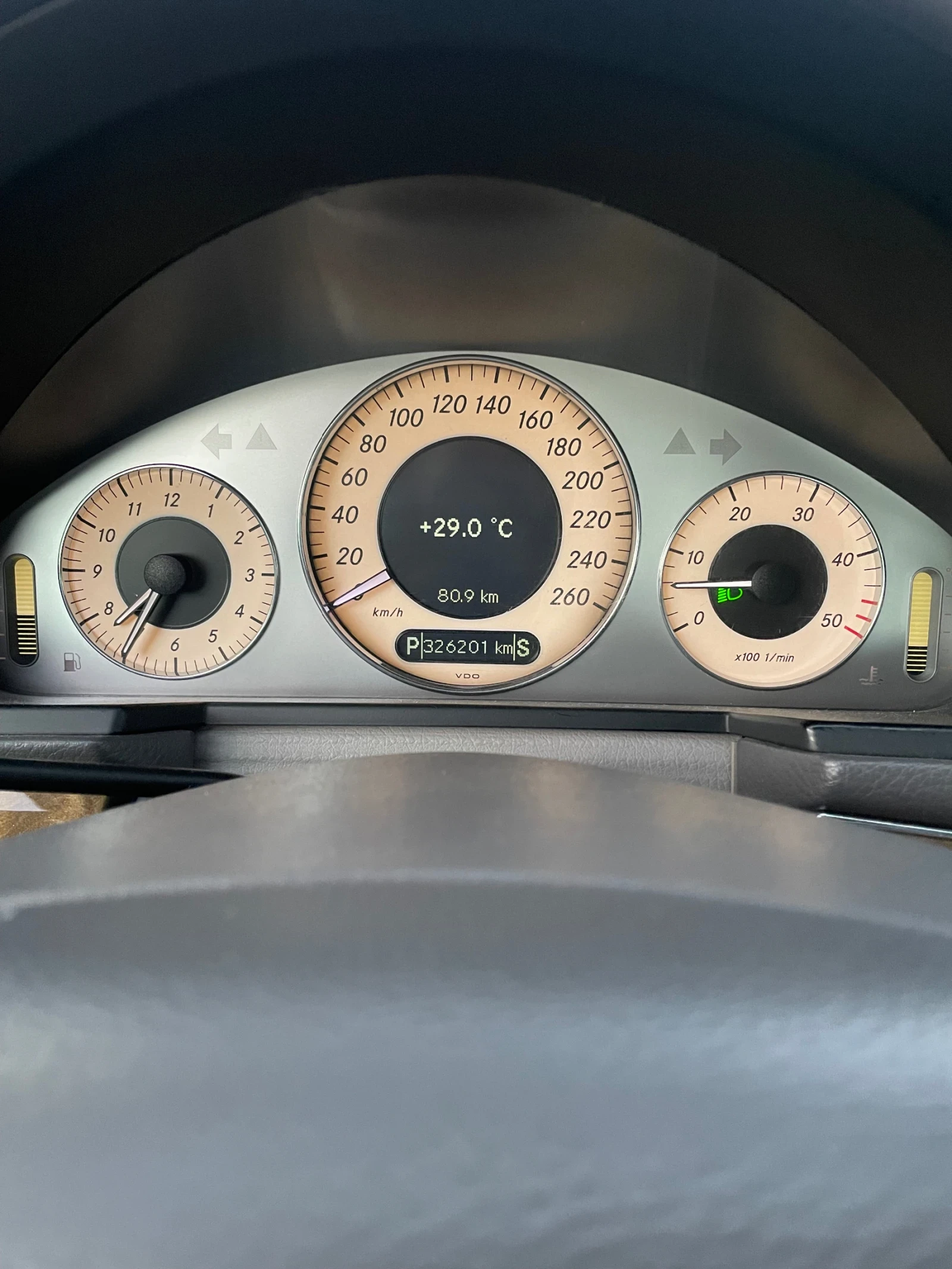 Mercedes-Benz E 320, снимка 6 - Автомобили и джипове - 53747448