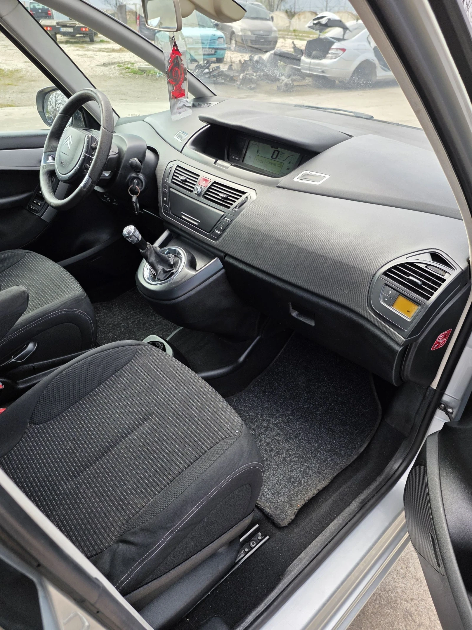 Citroen C4 Picasso Grand Picasso-ГАЗ, снимка 8 - Автомобили и джипове - 54083825