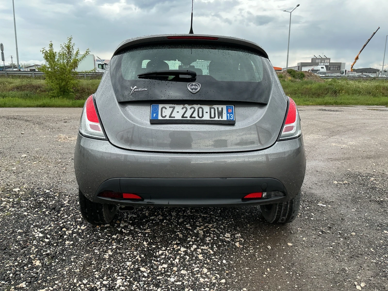 Lancia Ypsilon 1, 2 i, снимка 5 - Автомобили и джипове - 54284678