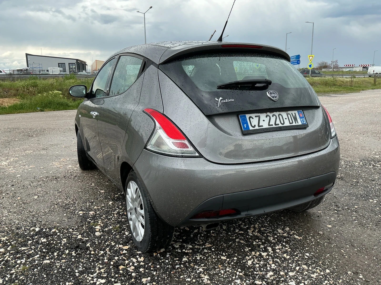 Lancia Ypsilon 1, 2 i, снимка 6 - Автомобили и джипове - 54284678