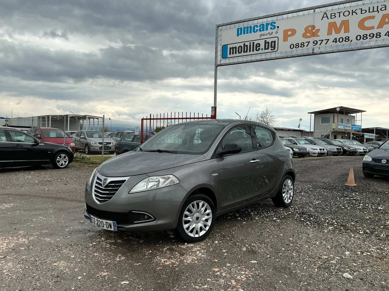 Lancia Ypsilon 1, 2 i, снимка 2 - Автомобили и джипове - 54284678