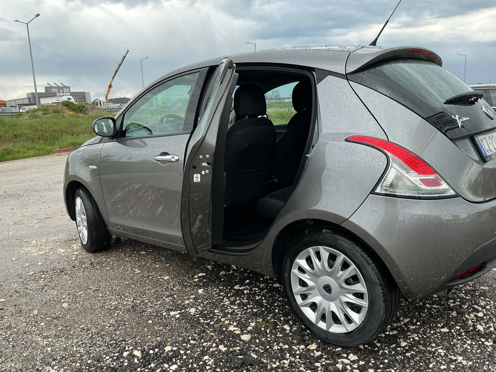 Lancia Ypsilon 1, 2 i, снимка 7 - Автомобили и джипове - 54284678