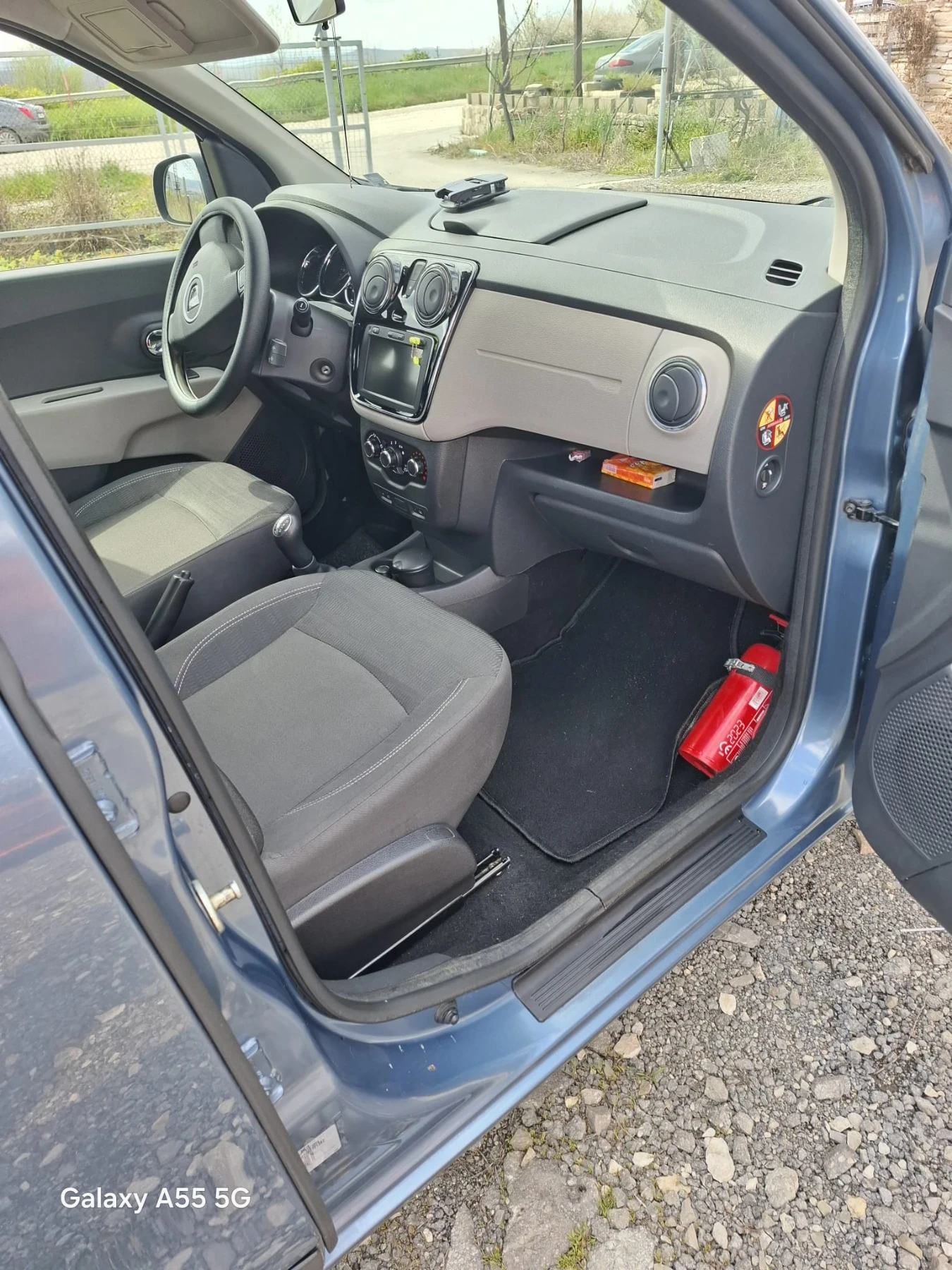 Dacia Lodgy 1.6 , снимка 5 - Автомобили и джипове - 54299992